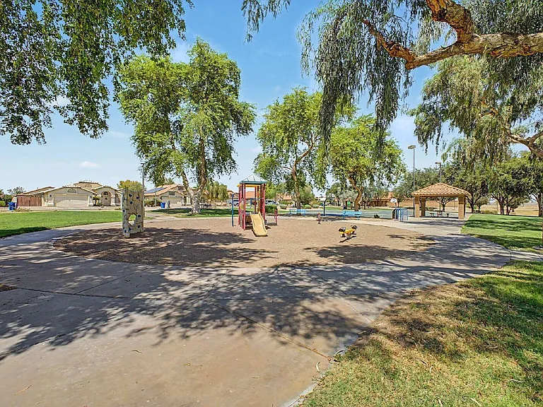 12570 W Desert Flower Rd — Photo 35