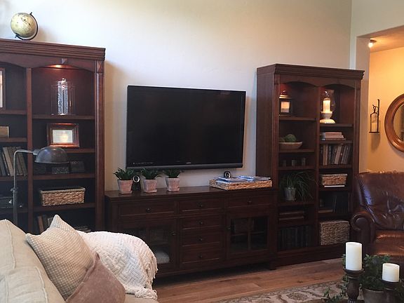3rd image of 2623 E Deerhill Dr