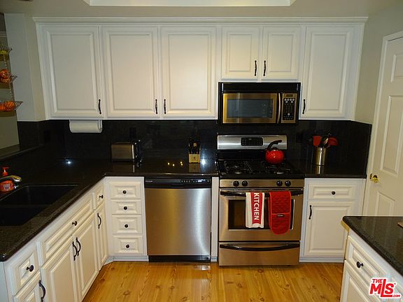 4th image of 27135 Waterford Dr
