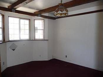 4th image of 2046 Quesada Ave