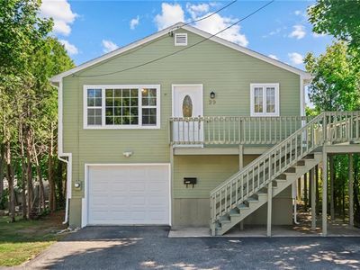 39 Prospect St, Bristol, RI, 02809