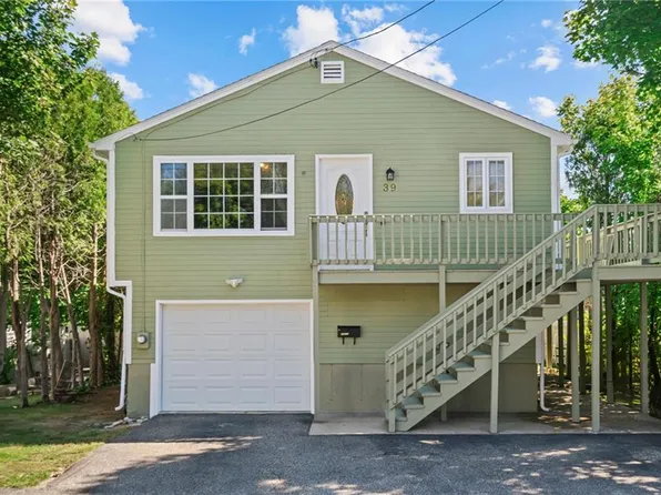 39 Prospect St, Bristol, RI 02809