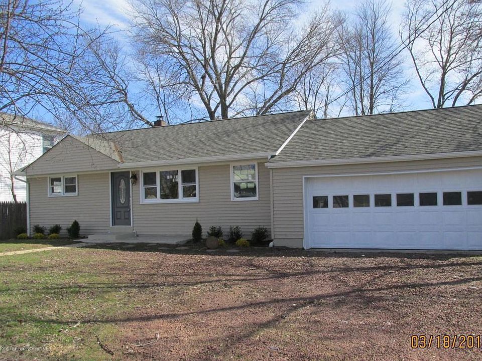 1st image of 215 Marian St