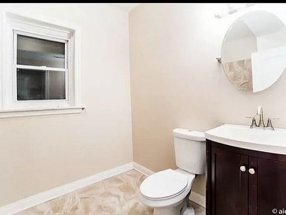4th image of 7748 S Cornell Ave Floor 1