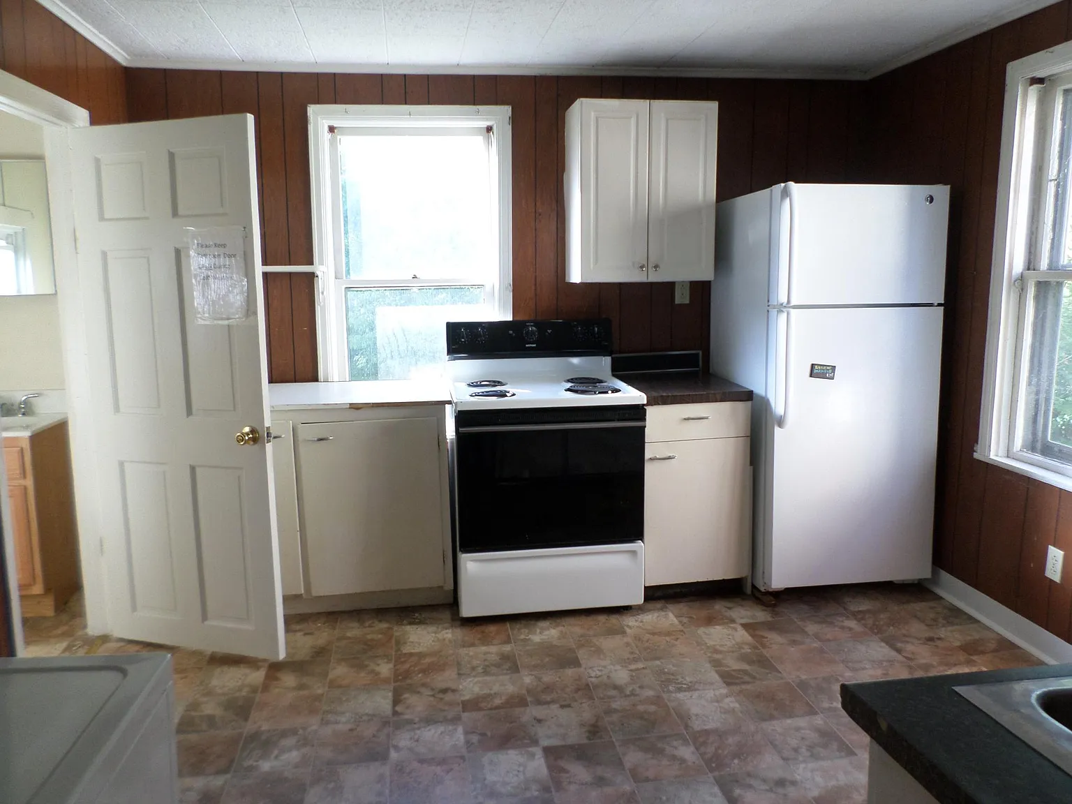 5 bed, 1.5 bath, 1200 sqft, $5,300 — Photo 3