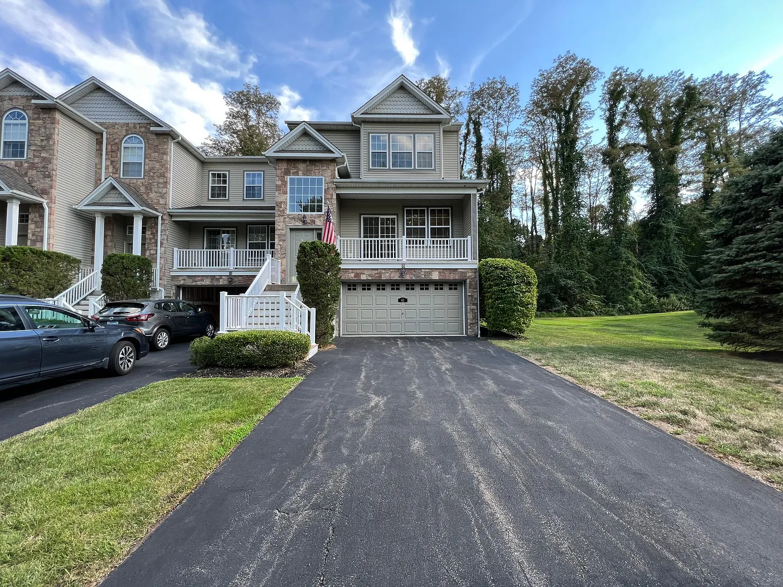 3 bed, 2.5 bath, 2103 sqft, $4,000 — Photo 1