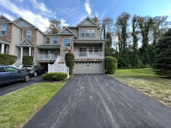 61 N River Dr, Beacon, NY 12508