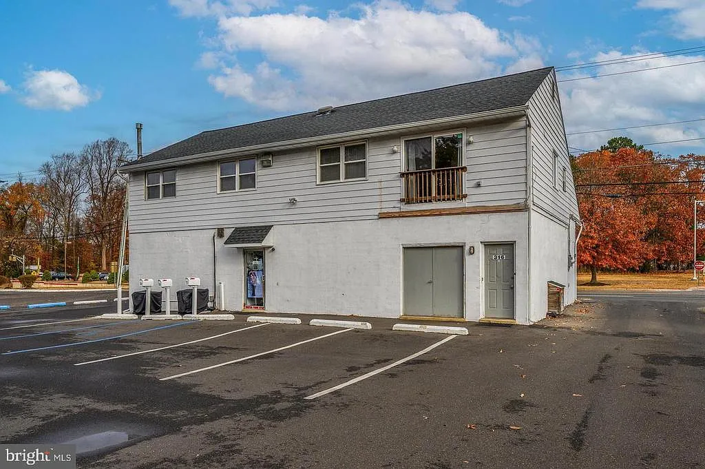 2 bed, 2.0 bath, 1238 sqft, $1,900 — Photo 1