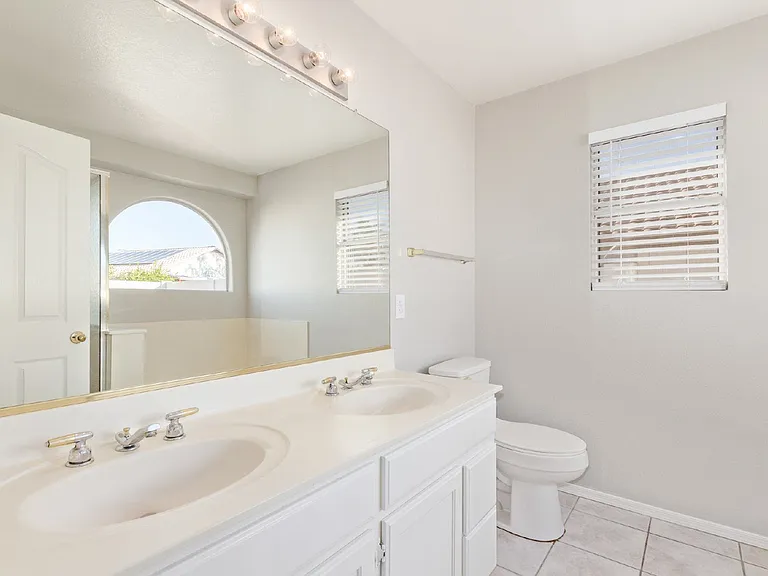 12454 W Holly St — Photo 17