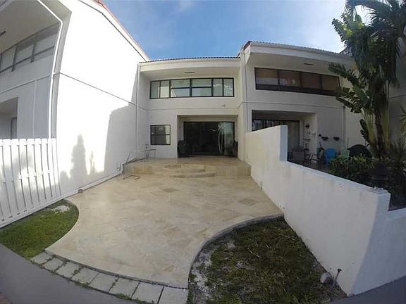 5th image of 249 Poinciana Island Dr