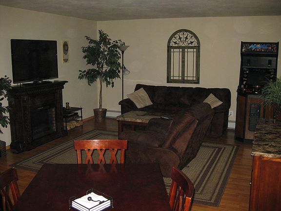 2nd image of 26 Richmond Blvd Unit 2B