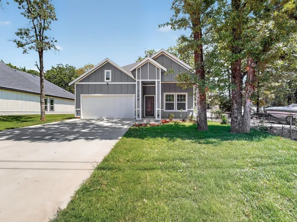 124 Lost Forest Rd, Mabank, TX 75156