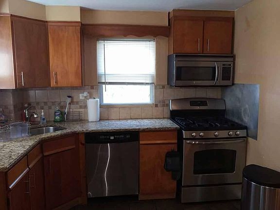 4th image of 282 Hutchinson Blvd