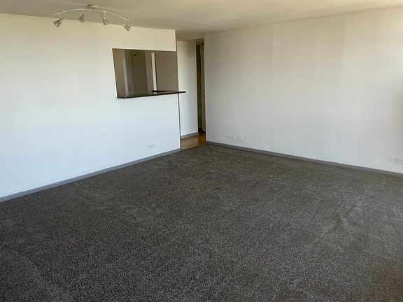 4th image of 4343 N Clarendon Ave APT 2712