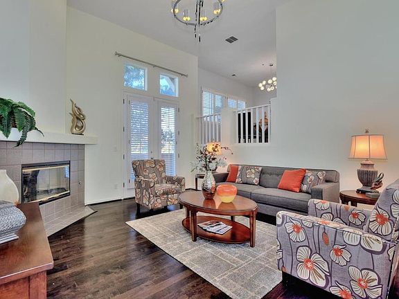 3rd image of 101 Emerald Bay Ln