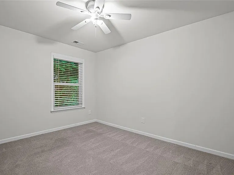 2779 White Oak Ln #20 — Photo 28