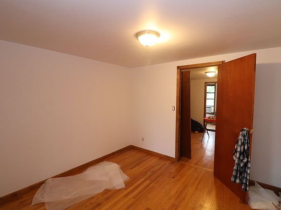 3rd image of 148 Bedford Ave #3L