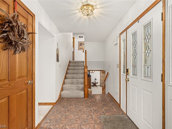 3rd image of 843 Wildwood Dr