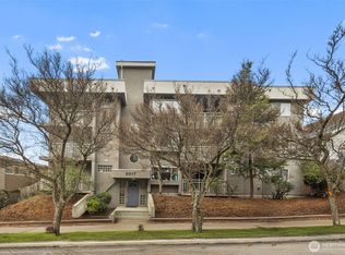 2017 Eastlake Ave E APT 303, Seattle, WA