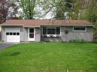 303 Baxton St, North Syracuse, NY 13212