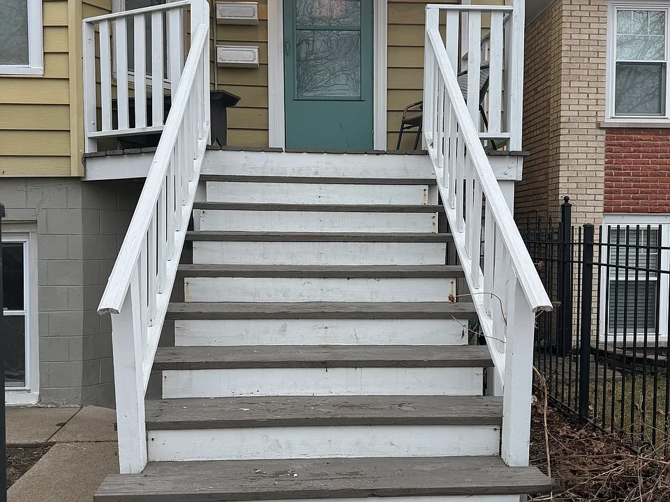 Front entrance, 11 steps