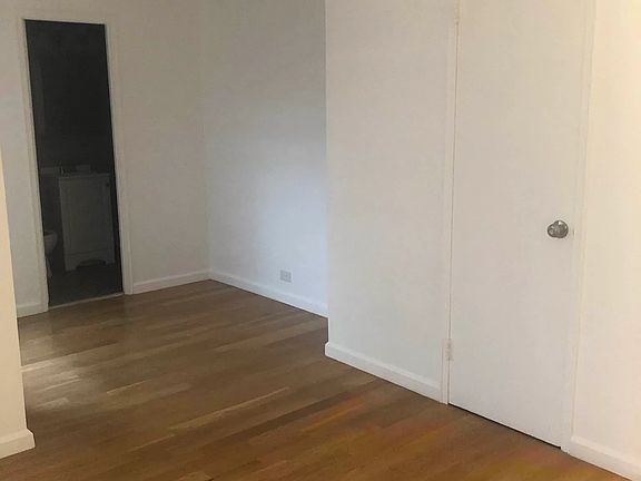 3rd image of 166 E 35th St APT 3A