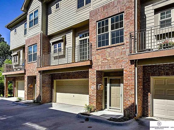 3rd image of 4908 Davenport St APT 2