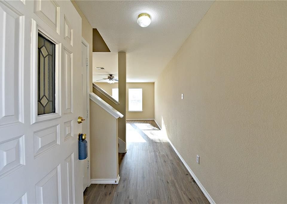 1st image of 105 Mesa Dr