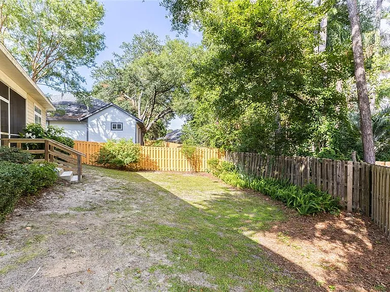 2429 NW 93rd St — Photo 44