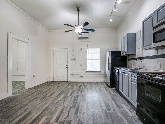 4th image of 3430 S Flores St #1A