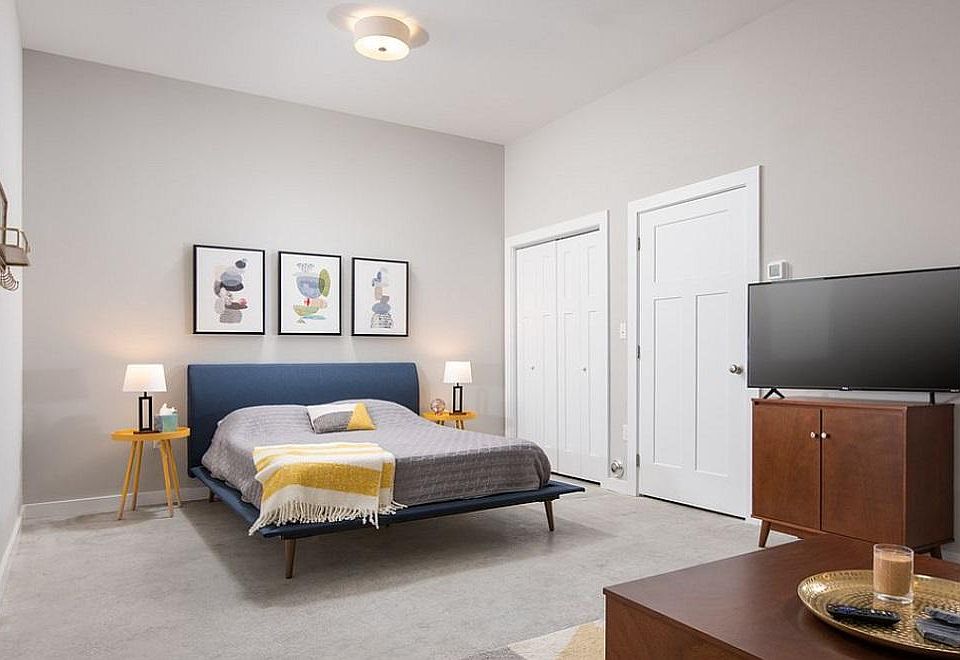 1st image of 1159 E Main St APT 105