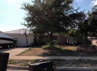 108 Adams Dr, Crowley, TX 76036