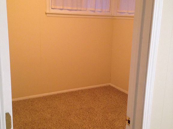 5th image of 214 W Canyon Dr