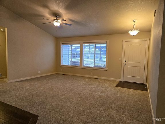 4th image of 2615 Driftwood Dr