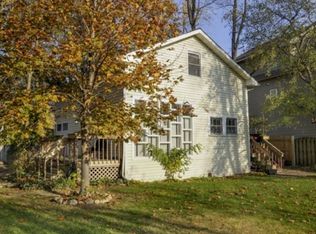 1531 Riverside Ave, St Charles, IL 60174