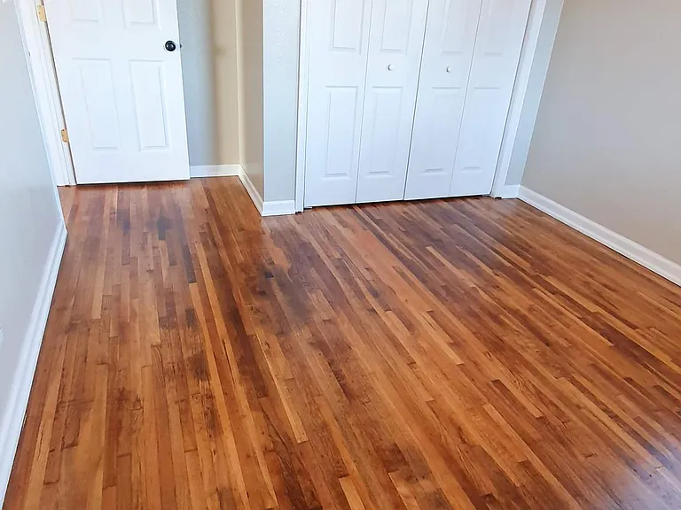 218 W Vandalia St — Photo 8