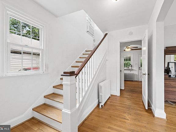 4th image of 564 Orchard St