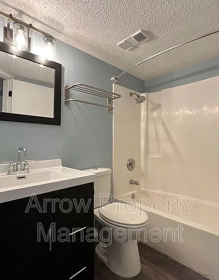 3405 Holdrege St #307 — Photo 11