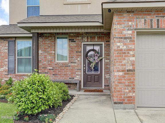 3rd image of 533 Cautillion Dr