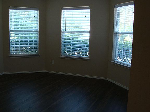 5th image of 9204 Goldenview Dr