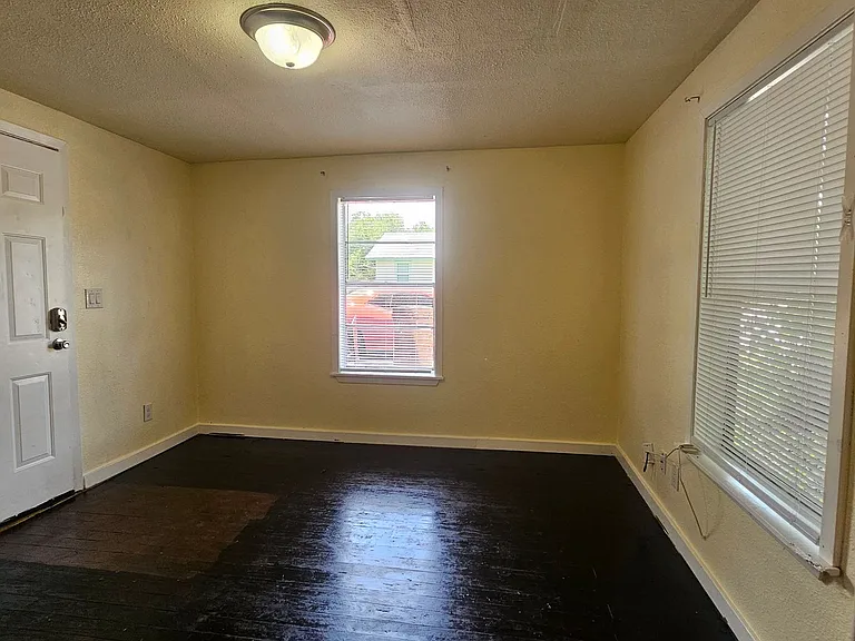 620 Uland St — Photo 6