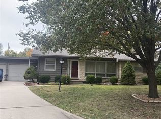 1275 SW Indian Trail Ct, Topeka, KS 66604