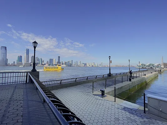 Rented by SERHANT. | media 5