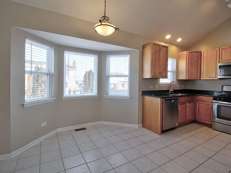 1504 Pheasant Landing Dr — Photo 5