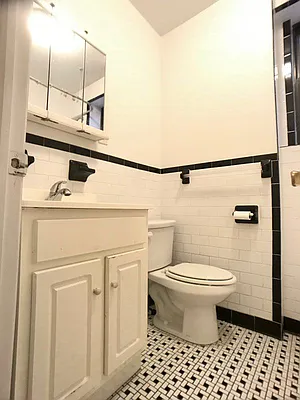 Rented by Bohemia Realty Group | media 6