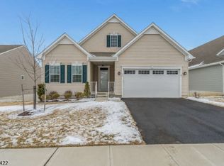 84 Mountain View Ln, Port Murray, NJ 07865