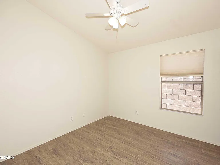 4517 E Melinda Ln — Photo 28