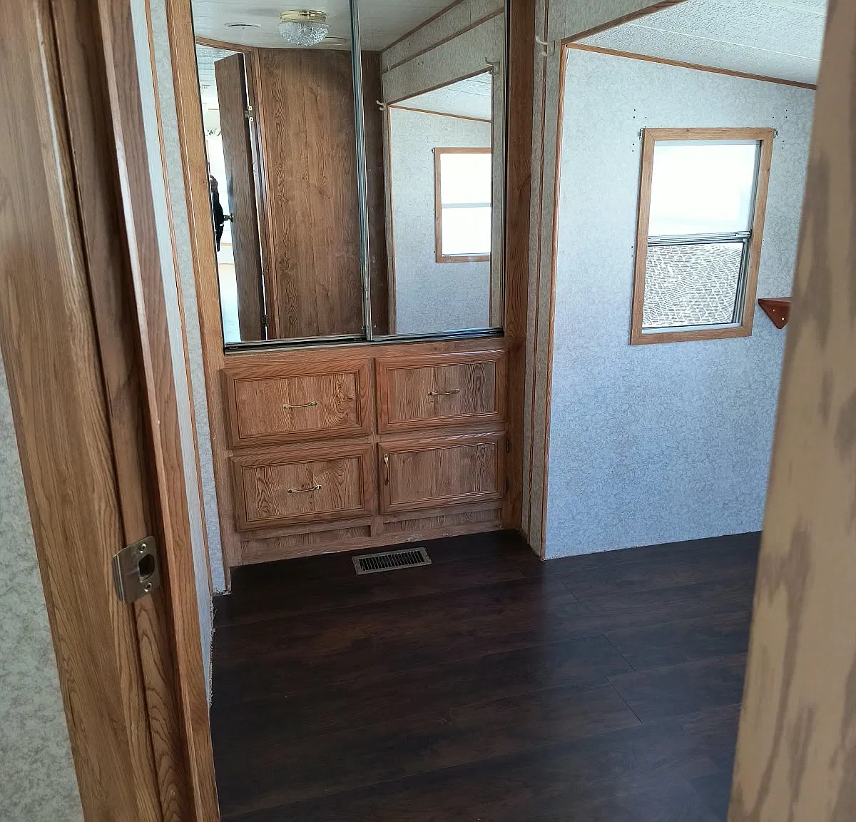 1 bed, 350 sqft, $650 — Photo 3