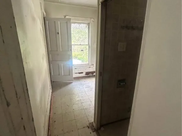 322 1st St, Donora, PA 15033