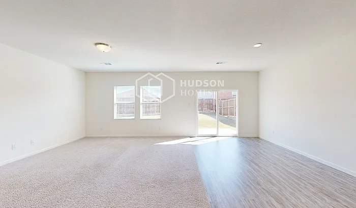 744 Devonshire Dr — Photo 9